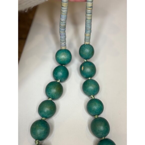 wOODEN Beaded Necklace With Large Green Beads & Blue Accents 20 Inches Long - Picture 8 of 8